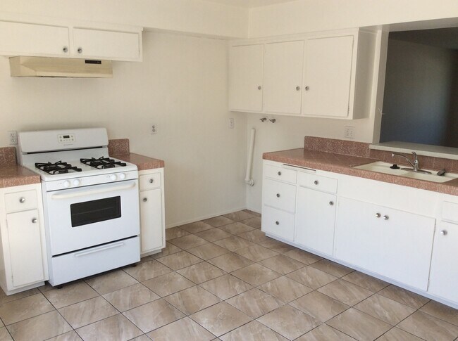 Foto del edificio - 375 E 18th St