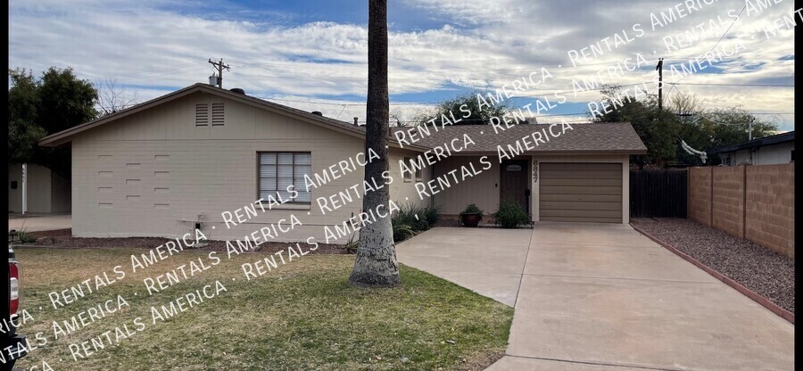 Foto principal - **COMING SOON** Beautiful 3 bed/2 bath hom...