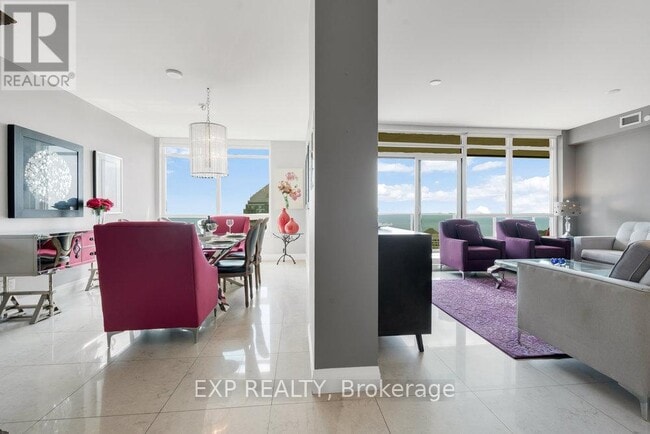 Photo du bâtiment - 36 Park Lawn Rd