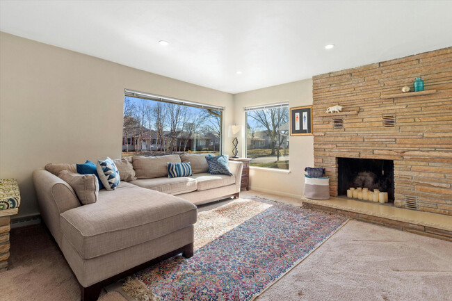 Building Photo - 5415 N Lydell St