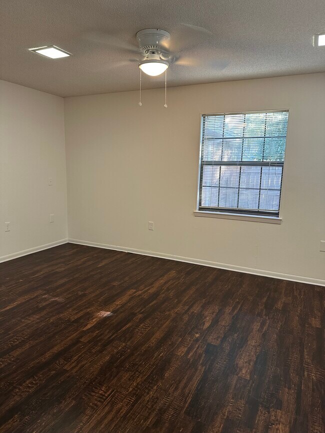 Foto del edificio - 96 Yacht Club Dr NE