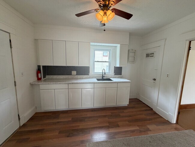 Foto del edificio - 316 Bonnie Brae Ave SE