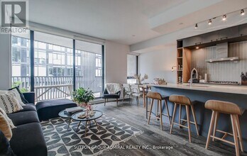 Building Photo - 41 Dovercourt Rd