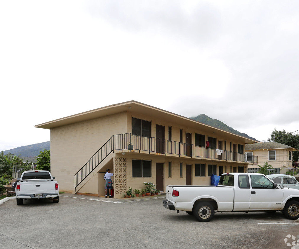 Primary Photo - Gomes Apartments