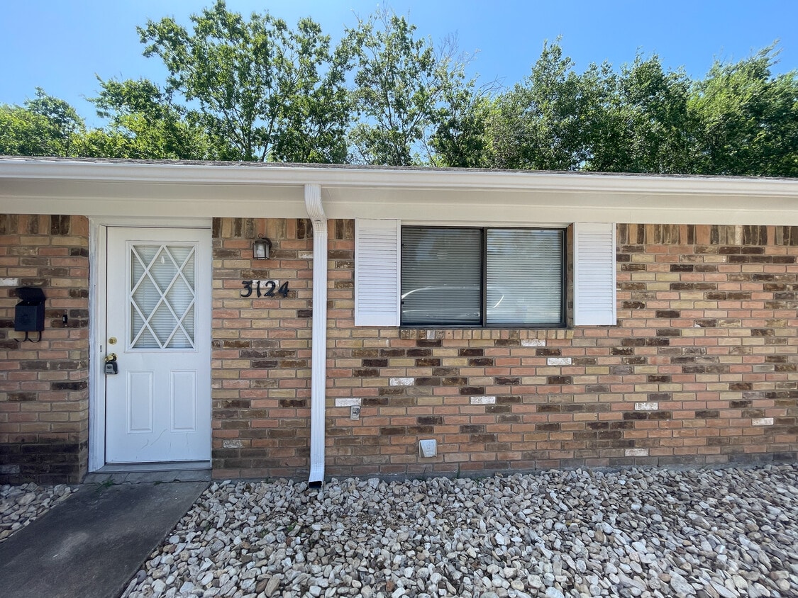 Primary Photo - 3124 McFerrin Ave