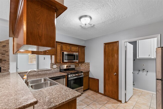 Foto del edificio - 710 Cascade Creek Dr