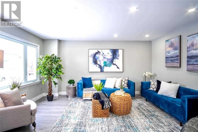 Photo du bâtiment - 351 E 27th St