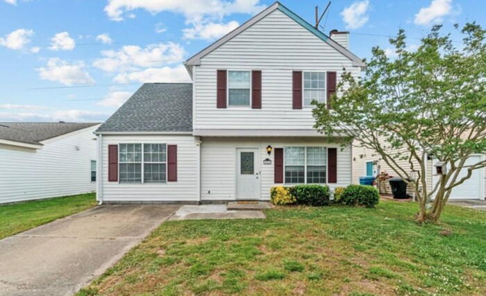 Primary Photo - This bright and spacious 4 bedroom home is...