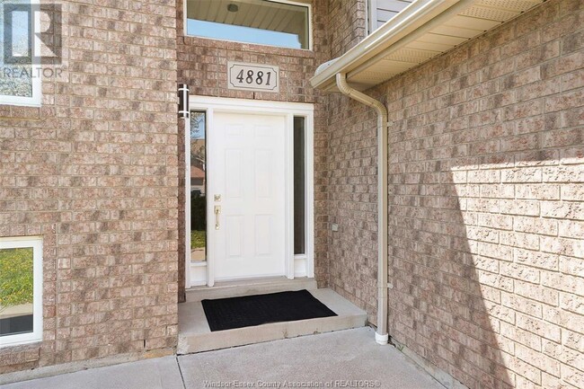Building Photo - 4881 Juliet Crescent
