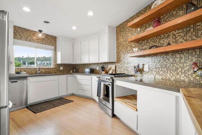 Foto del edificio - 4404 Upland St