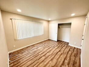 Building Photo - 9906 Buena Vista Dr