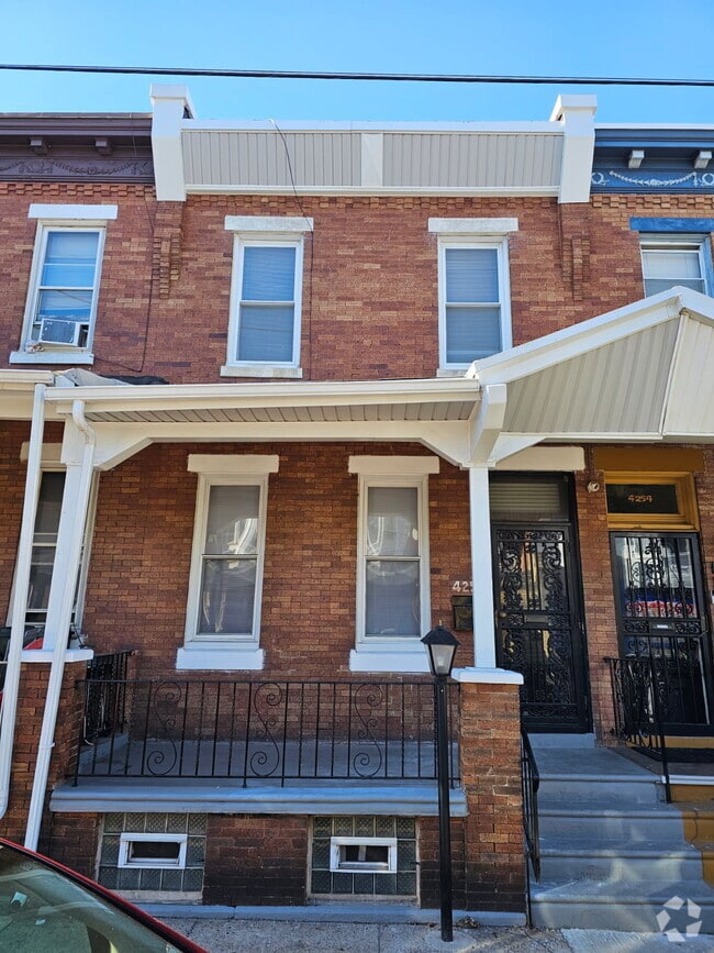 Building Photo - 4252 N 15th St