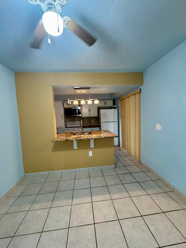 Building Photo - Beautiful 2-bedroom, 1.5-bath condo