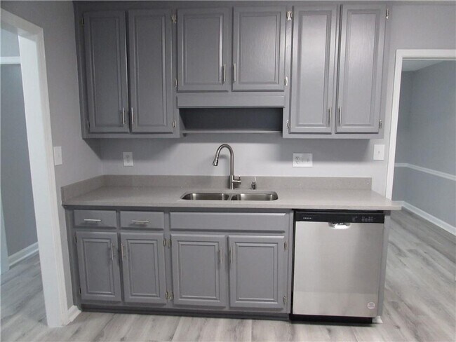 Foto del edificio - 1774 Twin Brooks Dr SE