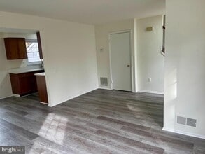 Building Photo - 702 Brandon Cir