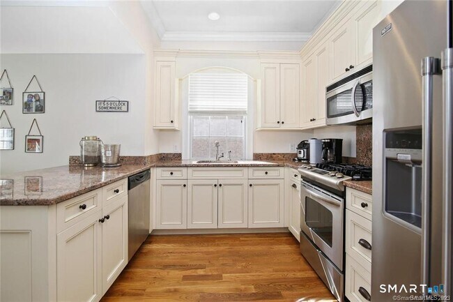 Foto del edificio - 1241 Post Rd