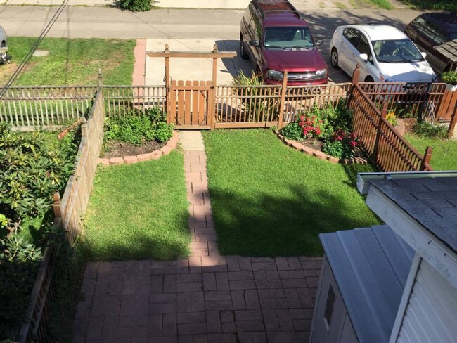 Foto del edificio - 1023 Rumsey Ave