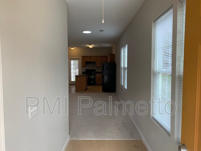 Building Photo - 122 Fairview Park Dr