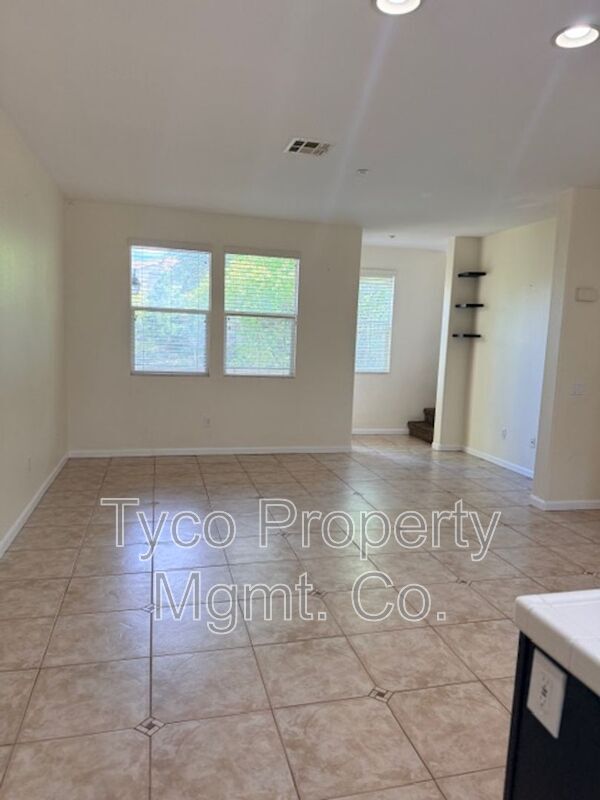 Foto del edificio - 2709 Apricot Ct