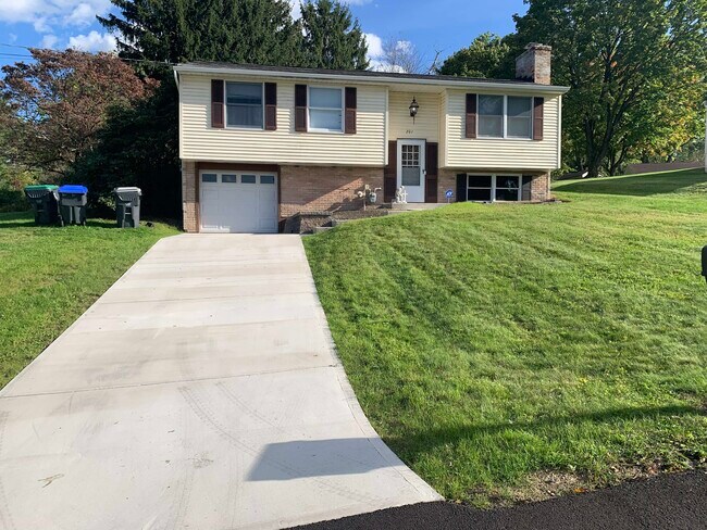 Building Photo - 201 Cameron Dr