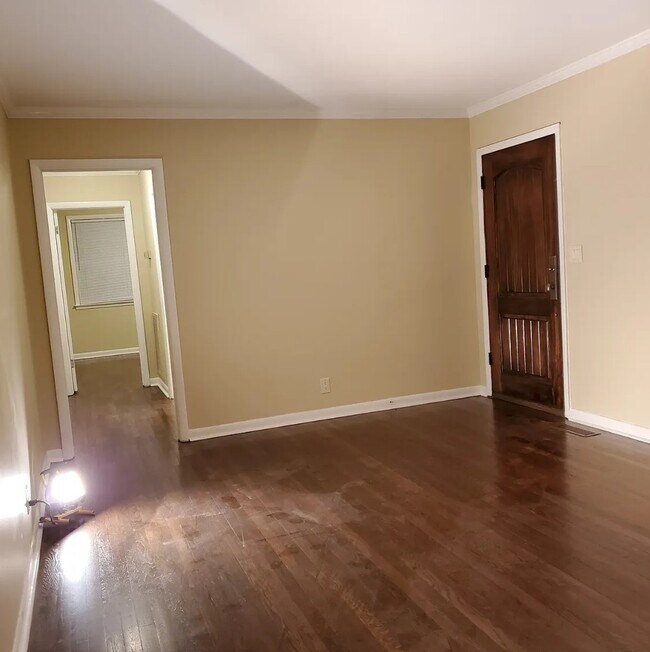 Building Photo - 303 Pleasant Dr