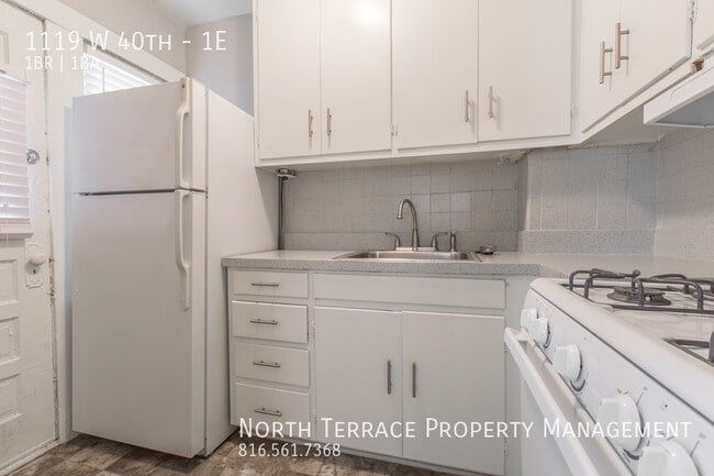 Building Photo - Spacious 1BR with W/D and Hardwood Floors ...
