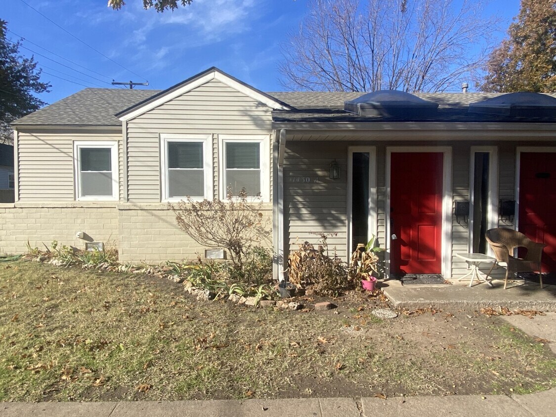 Primary Photo - 1430 E 38th St