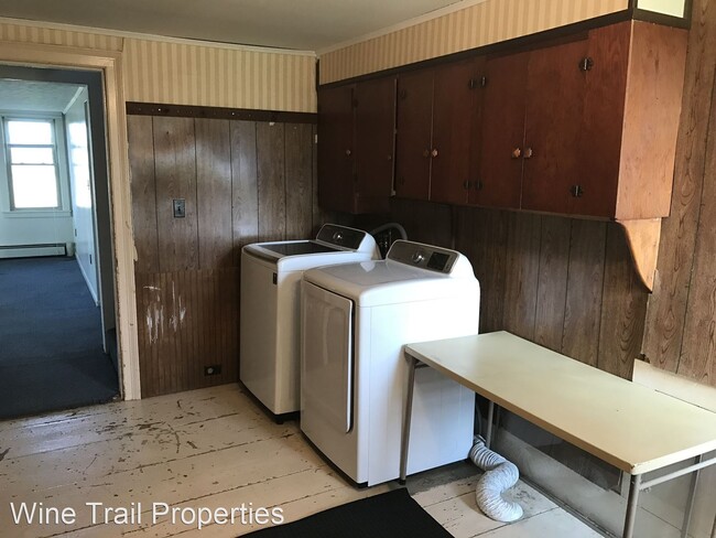 Building Photo - 3 br, 1 bath House - 3536 Vanvleet Rd