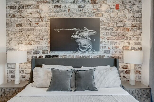 Foto del edificio - 65 Lindsley Ave