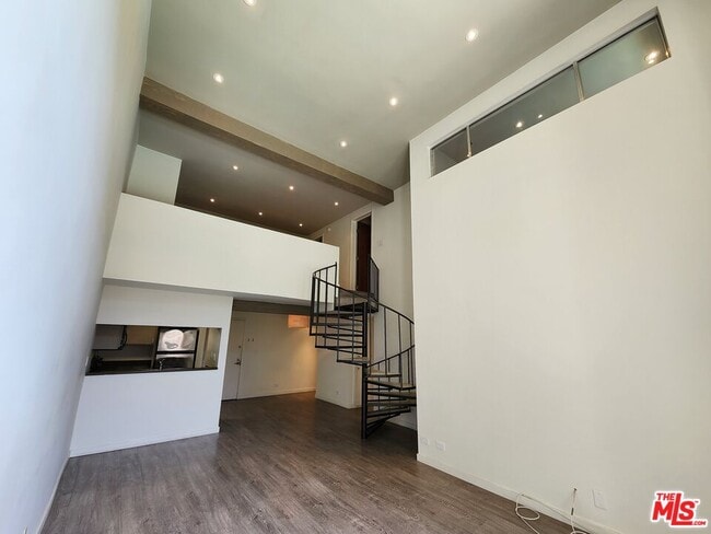 Building Photo - 1440 Veteran Ave