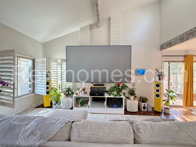 Foto del edificio - 11872 Bernardo Terrace