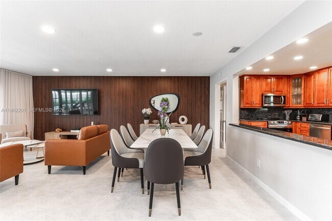 Foto del edificio - 21320 NE 25th Ct