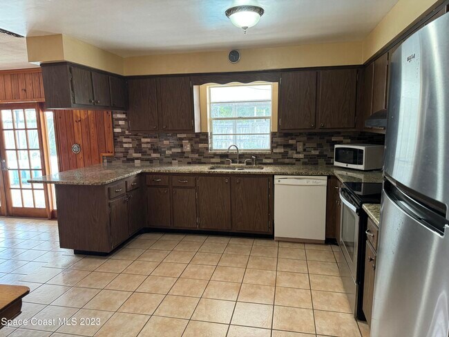 Foto del edificio - 155 Perth Ave