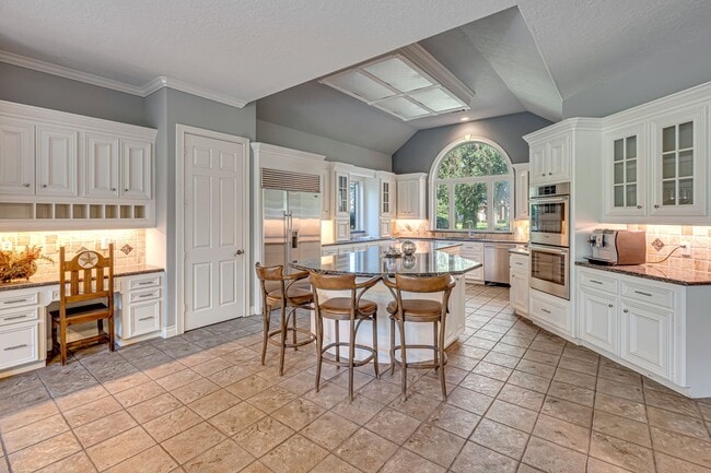 Building Photo - 8615 Haven Woods Way