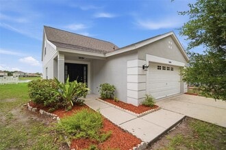 Building Photo - 10604 Lakeside Vista Dr
