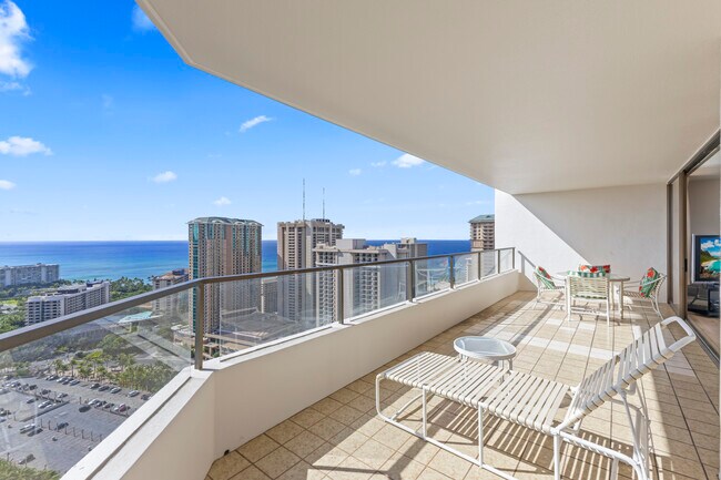 Building Photo - 1910 Ala Moana Blvd