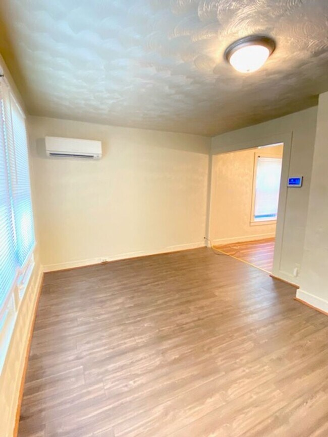 Building Photo - Truxton