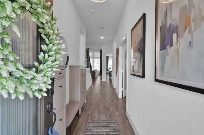 Building Photo - 2807 Kingly Pne Trl