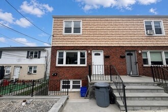 Building Photo - 54 Farquhar Ave