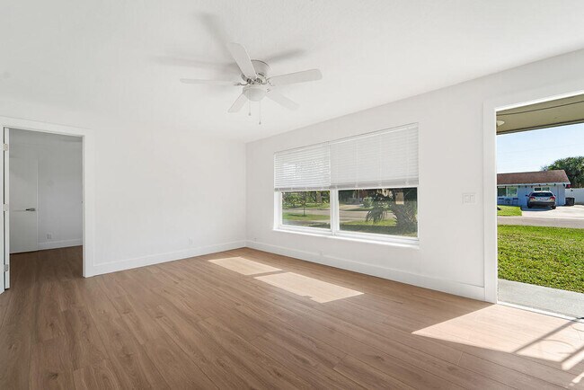 Foto del edificio - 4317 Birdwood St