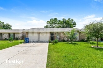 Building Photo - 9702 Desert Flower Ln