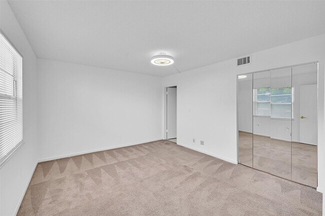 Foto del edificio - 3402 Bimini Ln