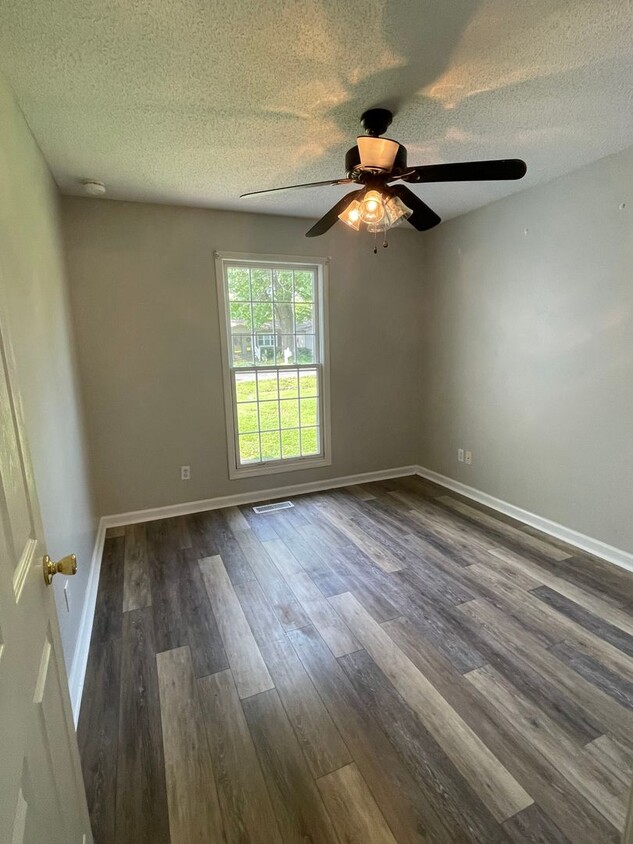 Foto principal - 425/427 E 2nd Ave