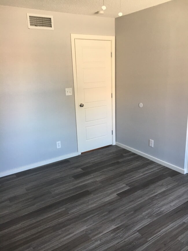Building Photo - Villas on 4th Tempe
