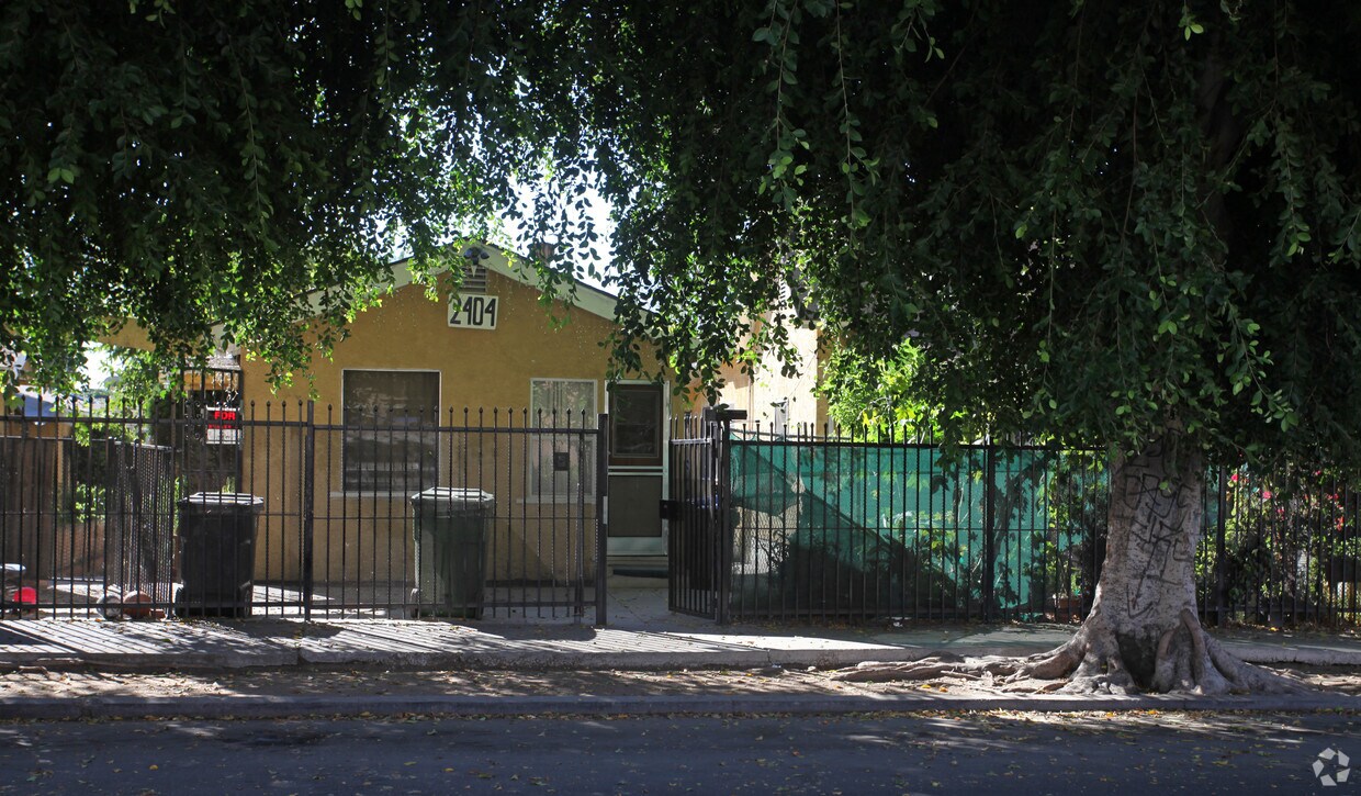 Foto del edificio - 2404 Manitou Ave