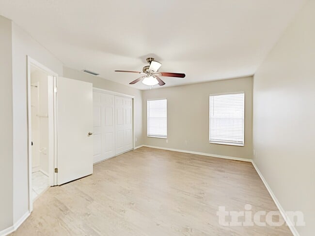 Foto del edificio - 1253 Ashworth Dr