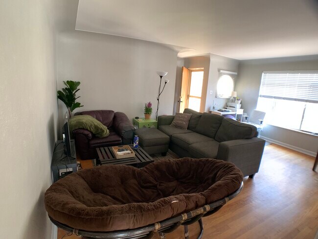 Foto del edificio - 727 Clermont St