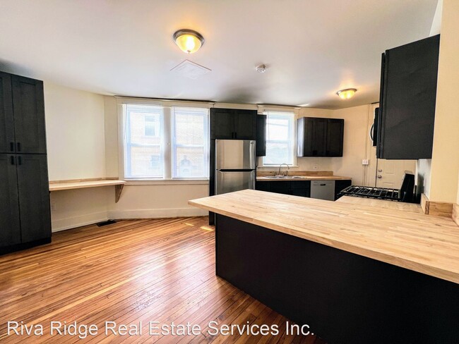 Building Photo - 4 br, 1 bath House - 301 Broadway Avenue