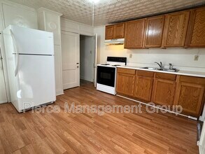 Building Photo - 120 Elm St