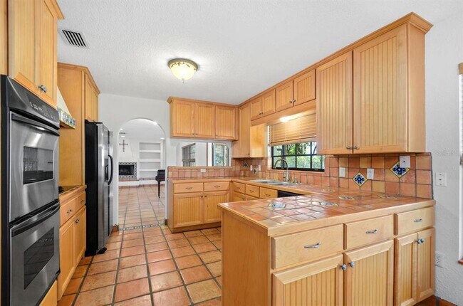 Foto del edificio - 3636 Lake Buynak Rd